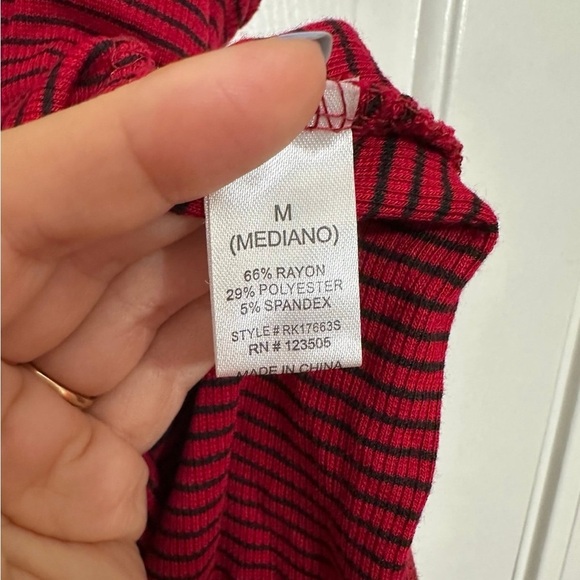 Women’s Sleeveless Bodysuit Medium Red Black Stripe High Neck Stretch Snap Shut - Picture 4 of 7